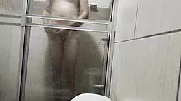 Me Espian En El Baño Y Cuando Me Masturbo Con Las Bragas De Mi Prima
