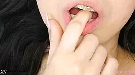 Asian Teen Model Shows Her Body