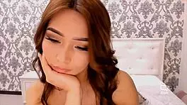 Join asianlilkitty for a fun webcam chat session 😊