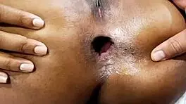 Feeling desperate, the latina migrant offers her big ass for america entry