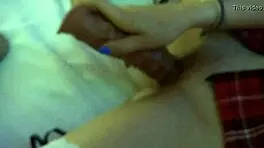 Giant Dildo Makes Me Cum Hard in Homemade Scene!