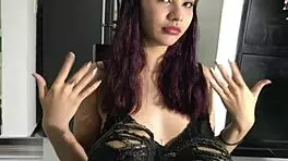 Mi Hermanastro Me Hace Un Rico Masaje Y Me Pone Cachonda