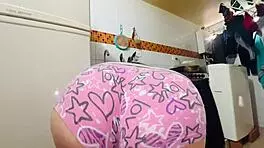 Latina Woman In Shorts With Cameltoe Seduce In Usa