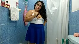 two girls peeing together in hot threesome