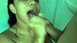 entro a la ducha para follar ese coño estrecho duro y profundo