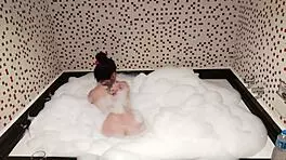 Casadinha Levando Muita Rola Grande Enquanto O Corno Trabalha?