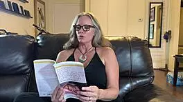 Nina Nite Reads For You