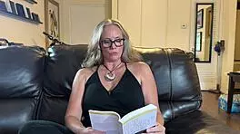 Nina Nite Reads For You