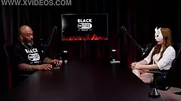 Seu primeiro atendimento na festa termina com as meninas ganhando dinheiro e preenchendo o vazio interno - victoria rubro no sheer red