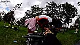 paseo en bicicleta mostrando bragas viejito queria coger cumshot