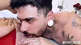 minha vizinha de 18 anos já é uma safada rabuda que gosta de ser fodida por mim em segredo 😈