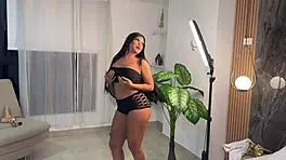 Bbc Police Officer Gives Big Cock To Latina Girl With Big Tits And Ass And Makes Her Squirt Many