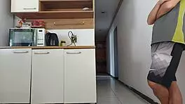 Sexo arriscado enquanto meu marido estava no banho transei com amigo dele quase fomos pego, she moaned.