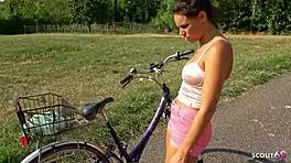 瘦弱德拉拉丁少女18+克里斯蒂·莱街头冒险野战陌生人！