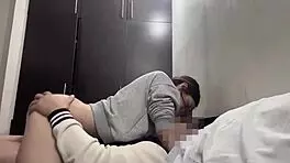 roomie teen 18+ de 18 años monta verga sin parar