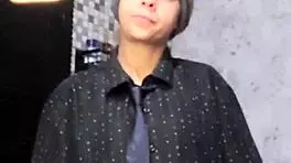 Bastidores da esposa kally cremosa chupando o câmera no meio da gravação