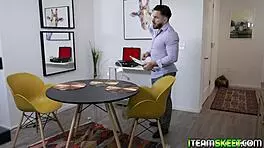 Does Rachel Rivers slobber the stud's big rod?