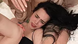 muscular bodybuilder gets sloppy deepthroat to fix crisis