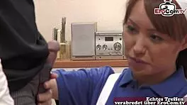 Fuck this hairy Japanese maid's tight pussy now