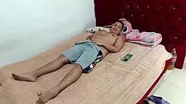 me follo a la mejor amiga de mi hermanastra, que rico coño tiene esta putita gimiendo 🔥💦