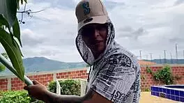 follando a la sexy latina curvy mientras el jefe no esta en casa