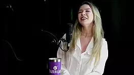 Blonde Enjoys Intense Anal with Vibrator Squirting