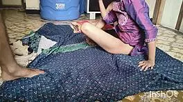 Shivani我最骚穴玩伴卧室狂欢