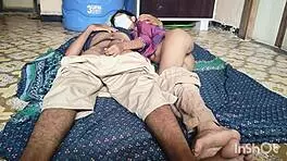 Shivani我最骚穴玩伴卧室狂欢