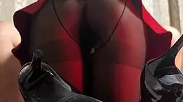 娇小红发骚货短裙丝袜颜射