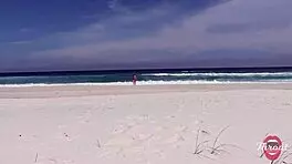 safada drops to knees for beach blowjob in front of crowds