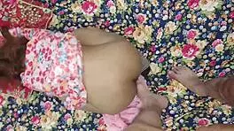 Pakistani neighbor hints at wet pussy temptations nearby