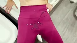 i blast cum on her gym leggings then she showers wet to clean up peaky brownies