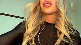 美艳熟女穿丝袜狂喷硬接内射