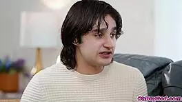 好奇男帮女同骚妹爽穴高潮