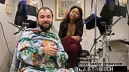 Minnie rose's shaved pussy creampied hard in pov missionary closeup