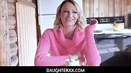 petite blonde wakes guy for pov pussy handjob fun 😏🍆