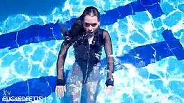 Submissive Jessica Bunny Latex Body Dives Underwater for Sensual Play