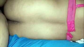 哇！印尼18岁大屁股小奶妹狠干