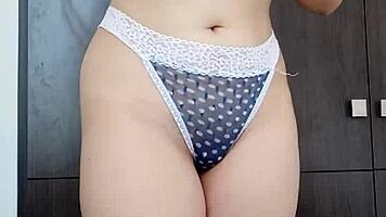 Beautiful Argentinian model hopes friends don't recognize her in outdoor amateur video