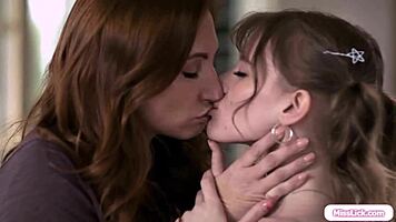 你真的要在我的面前脱衣吗，妈妈？