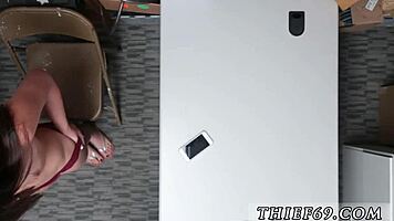 Young suspect in uniform gets caught in fake taxi scheme by old cop