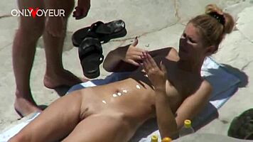 Beach Voyeur Catches Young 18+ Couple in Quick Action