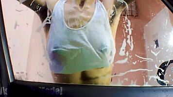 Very hairy latina babe flashing wet pussy at carwash 😏